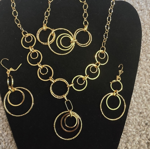 21kgp Dubai Jewelry Set -Elegant Gold Circle Jewelry Set - Picture 7 of 7
